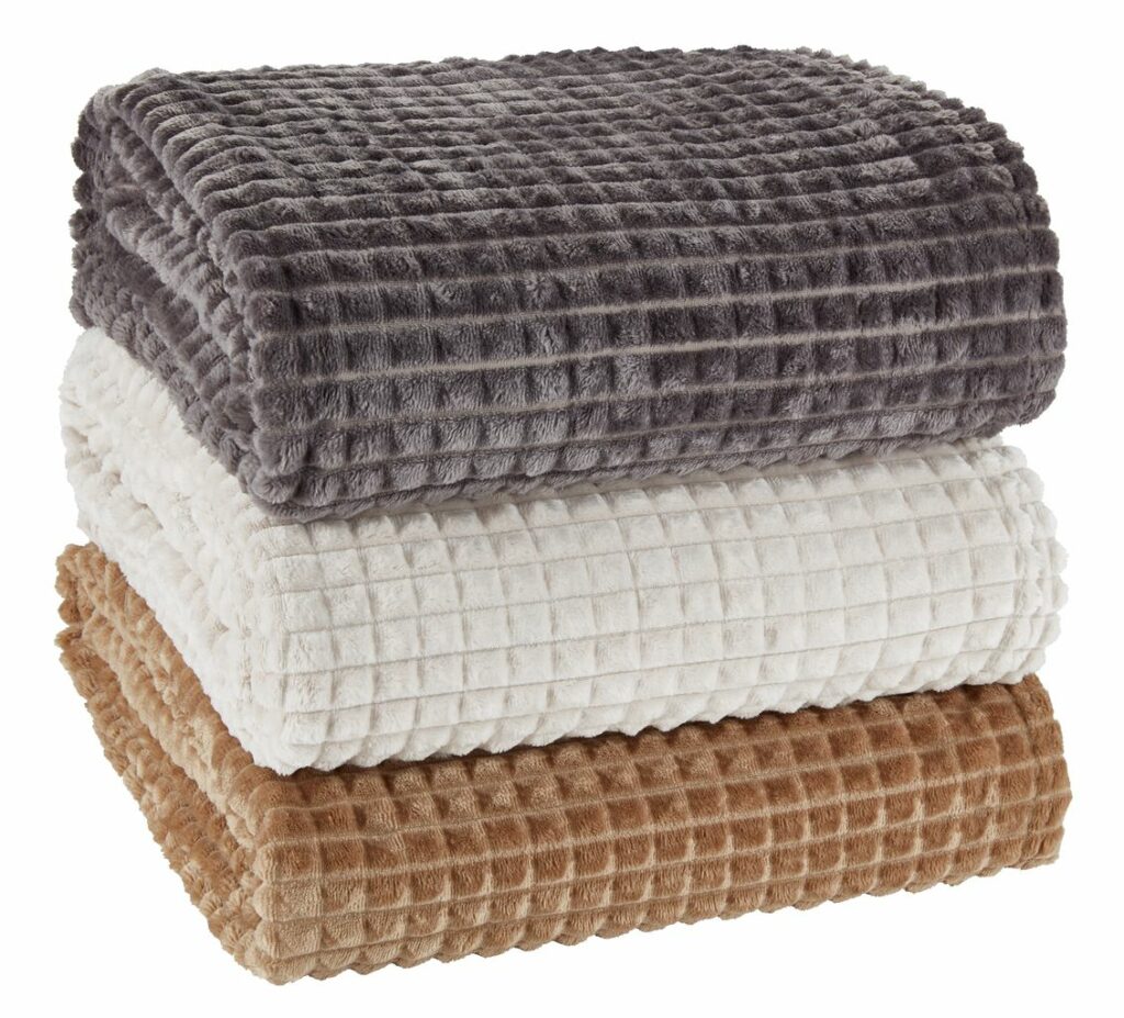 Throw HAGTORN fleece 140x200 khaki JYSK