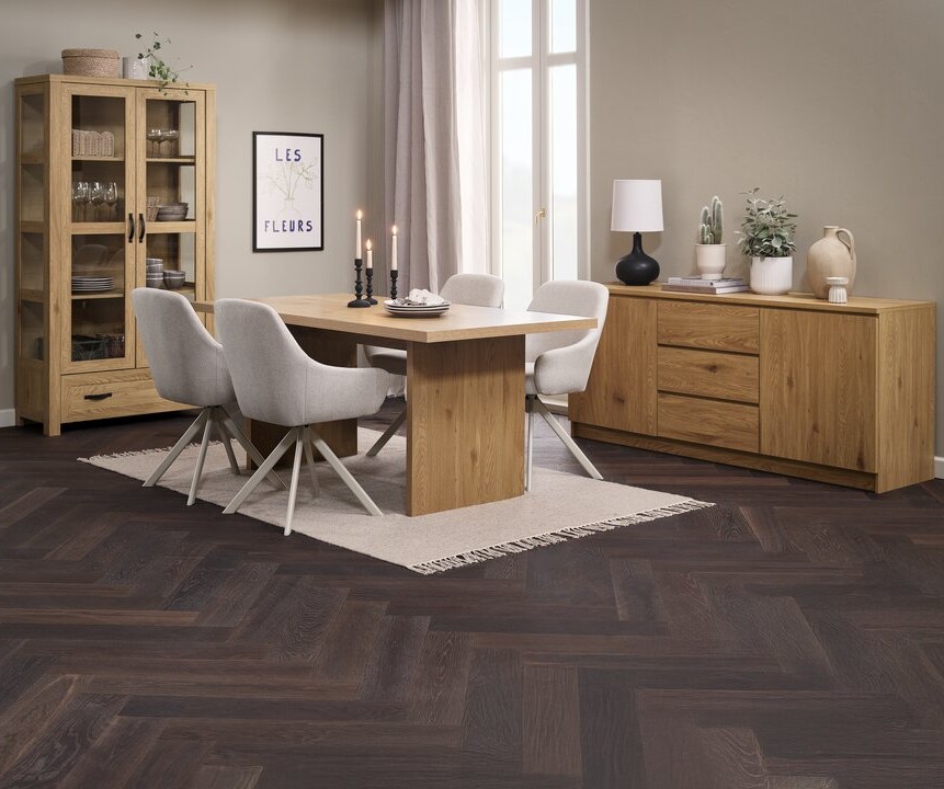 dining table munkeby, swivel chair rostrup beige, limfjorden sideboard, display cabinet lintrup, elegant dining room jysk